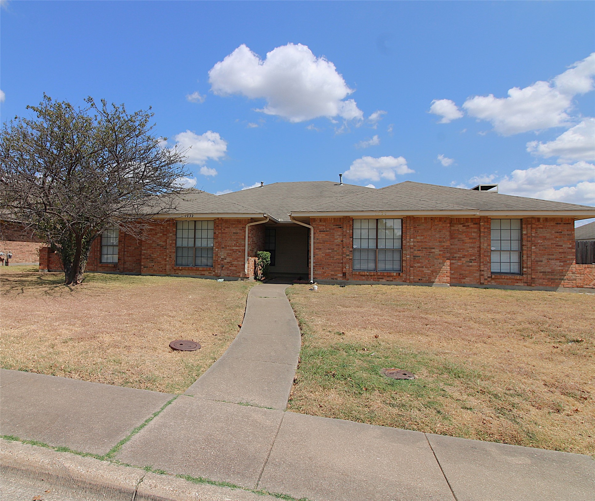 1232 Mockingbird Lane — photo