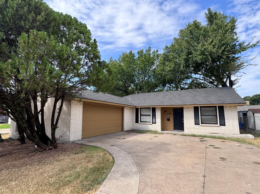 1610 Kingston Drive — photo