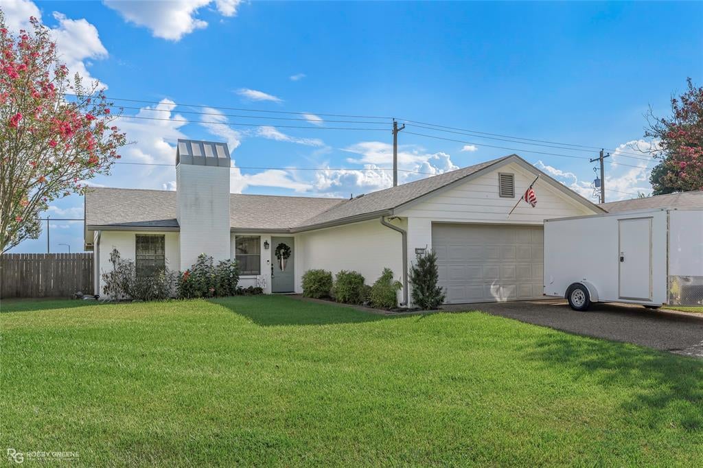 3120 Le Oaks Drive — photo