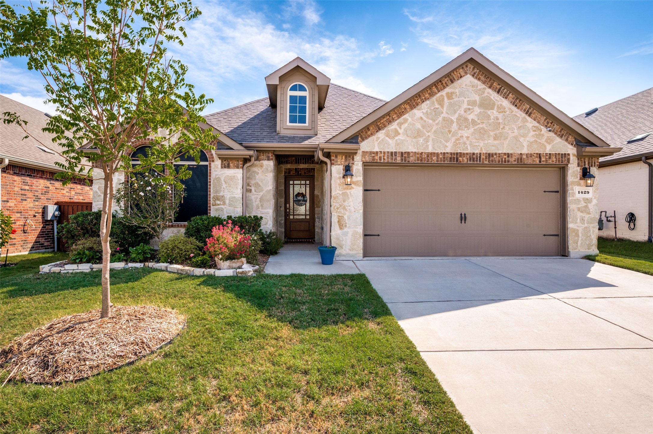 1429 Green Valley Way — photo