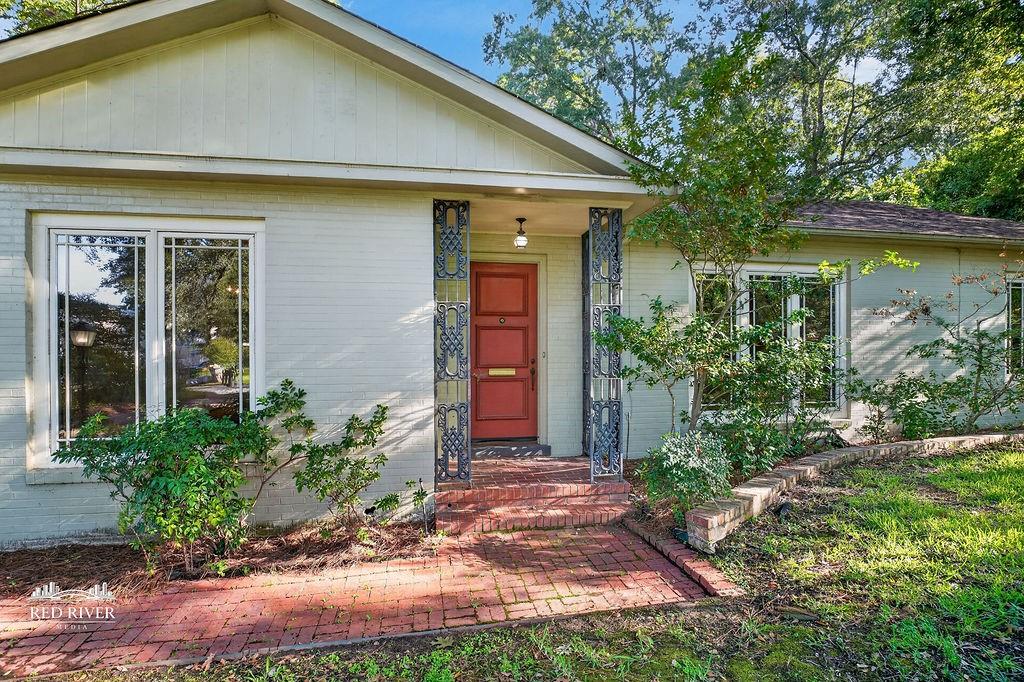 708 Azalea Drive — photo