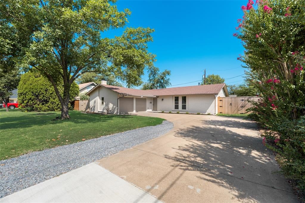 1101 Hadrian Court — photo