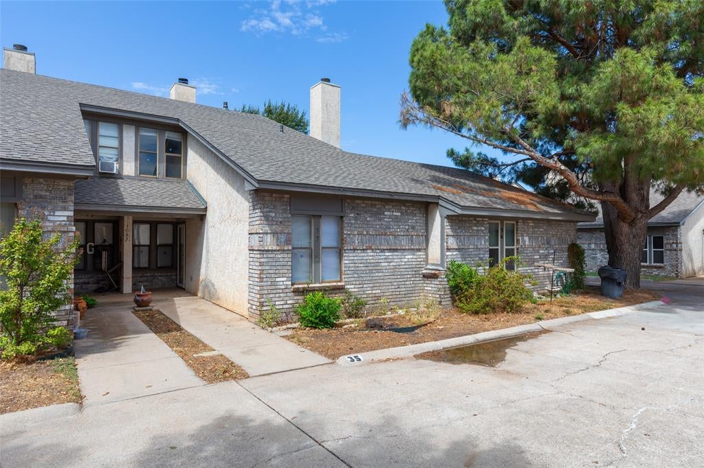 35 Crossroads Drive — photo