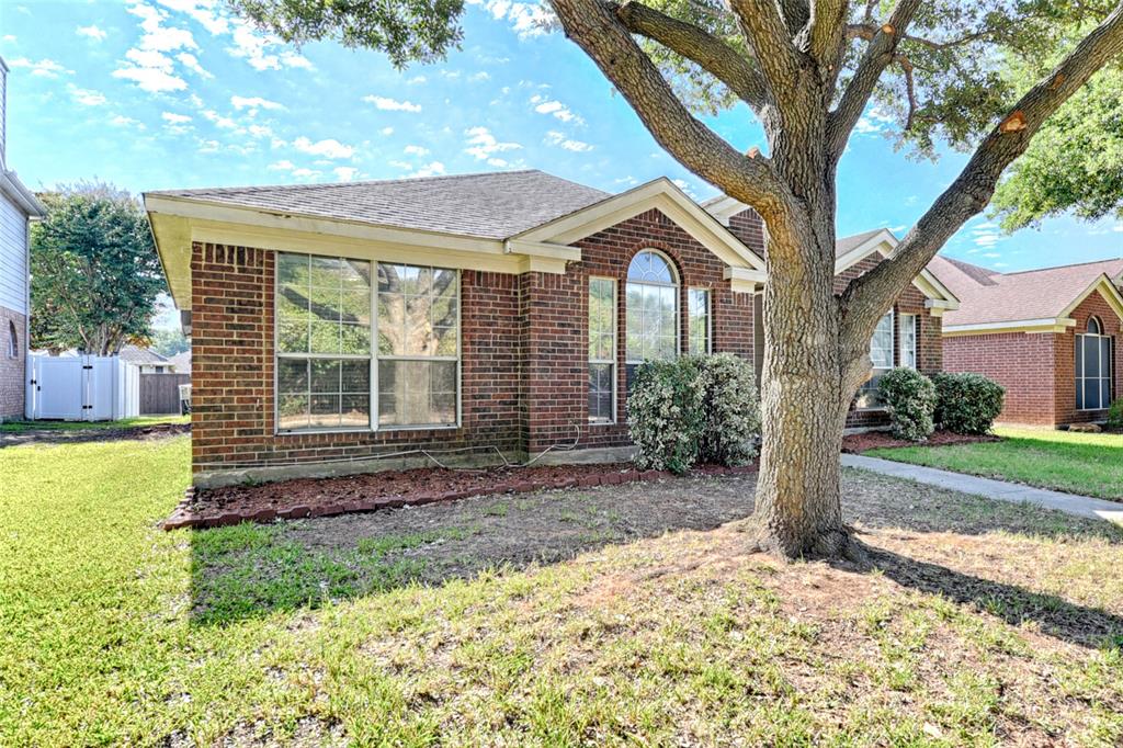 1015 Draycot Court — photo