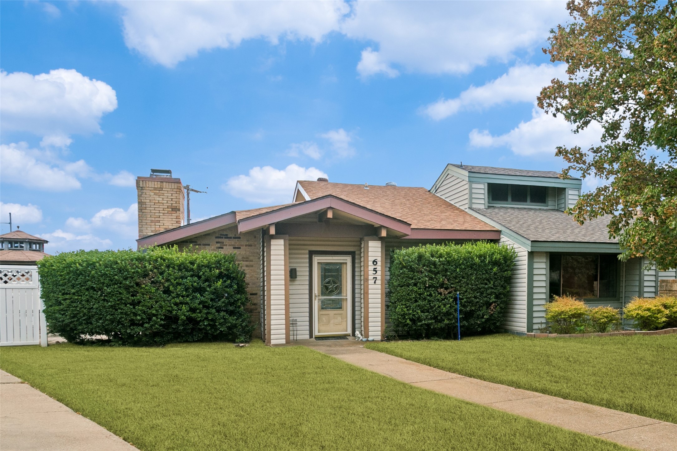 657 Prairie Dell Street — photo