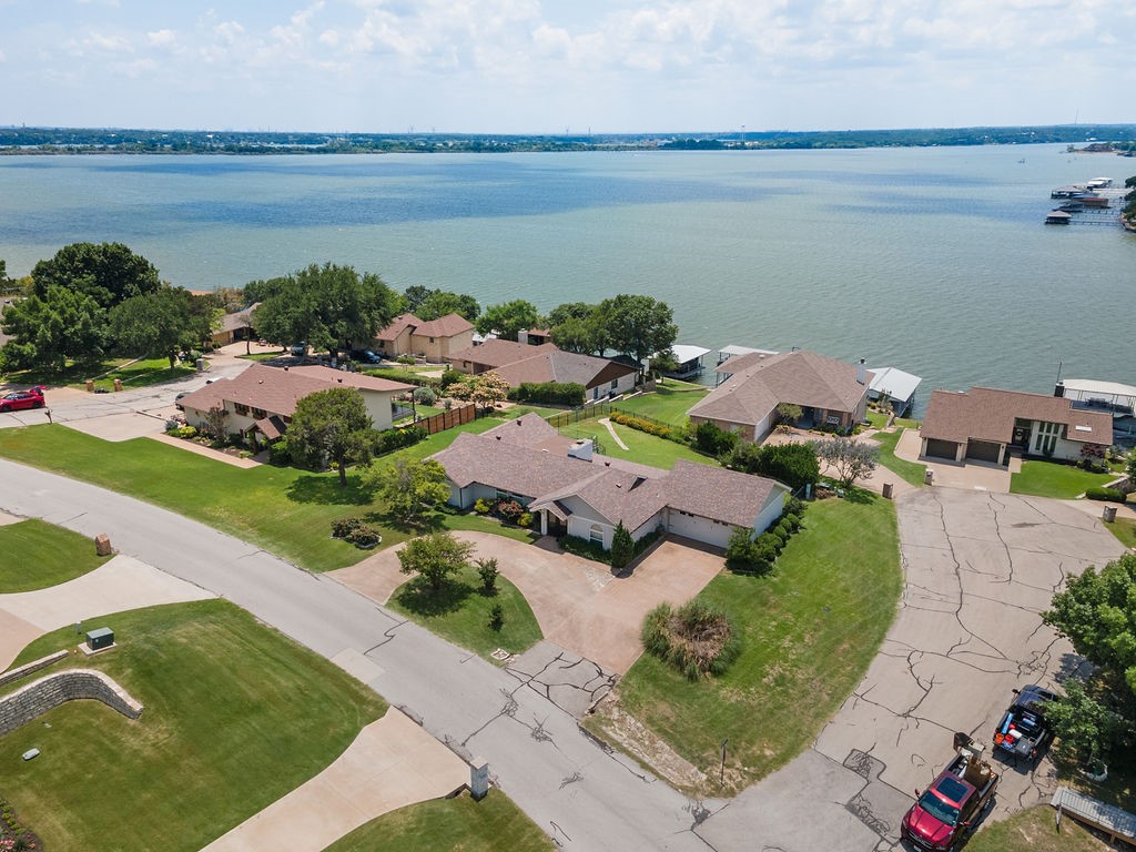 4301 Crescent Drive — photo