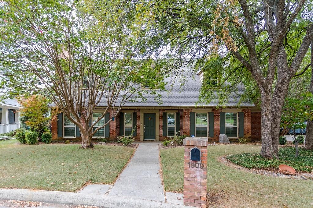 1909 Highland Park Circle — photo