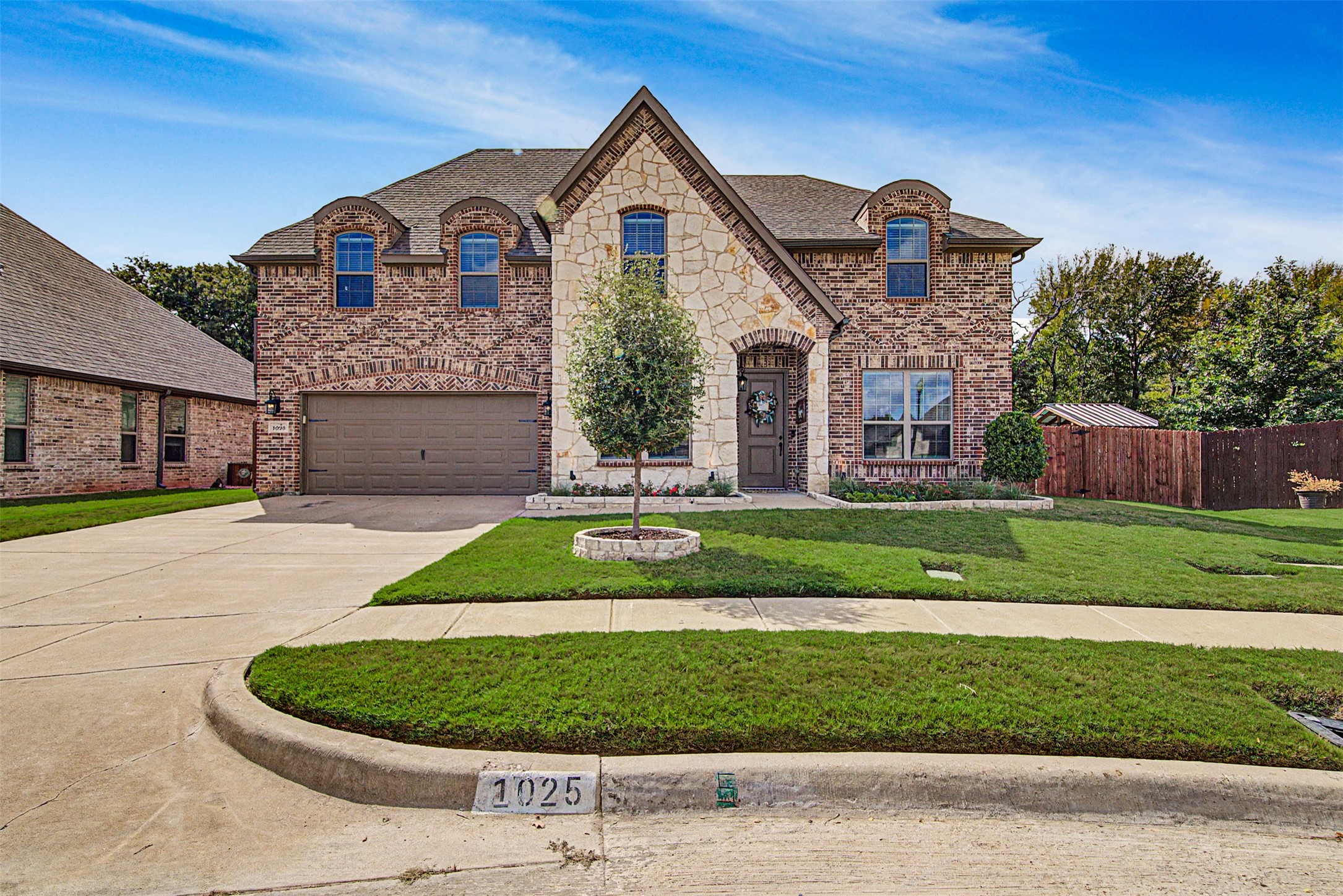 1025 Whitetail Court — photo