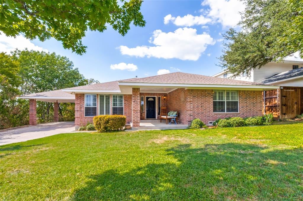 9005 Lanshire Drive — photo