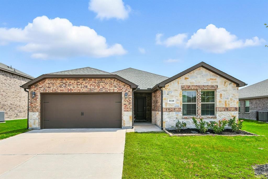 2116 Rosemary Way — photo