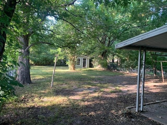 611 E 10th Street, Bonham, TX 75418 — photo 2