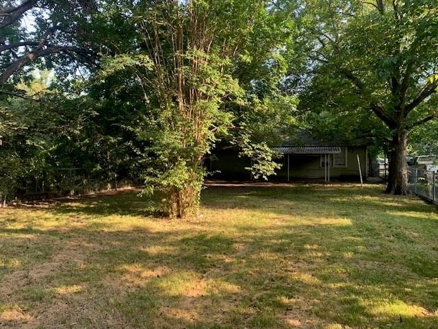 611 E 10th Street, Bonham, TX 75418 — photo 3