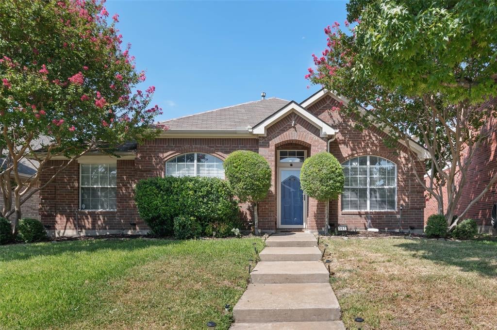 307 Trailwood Drive — photo