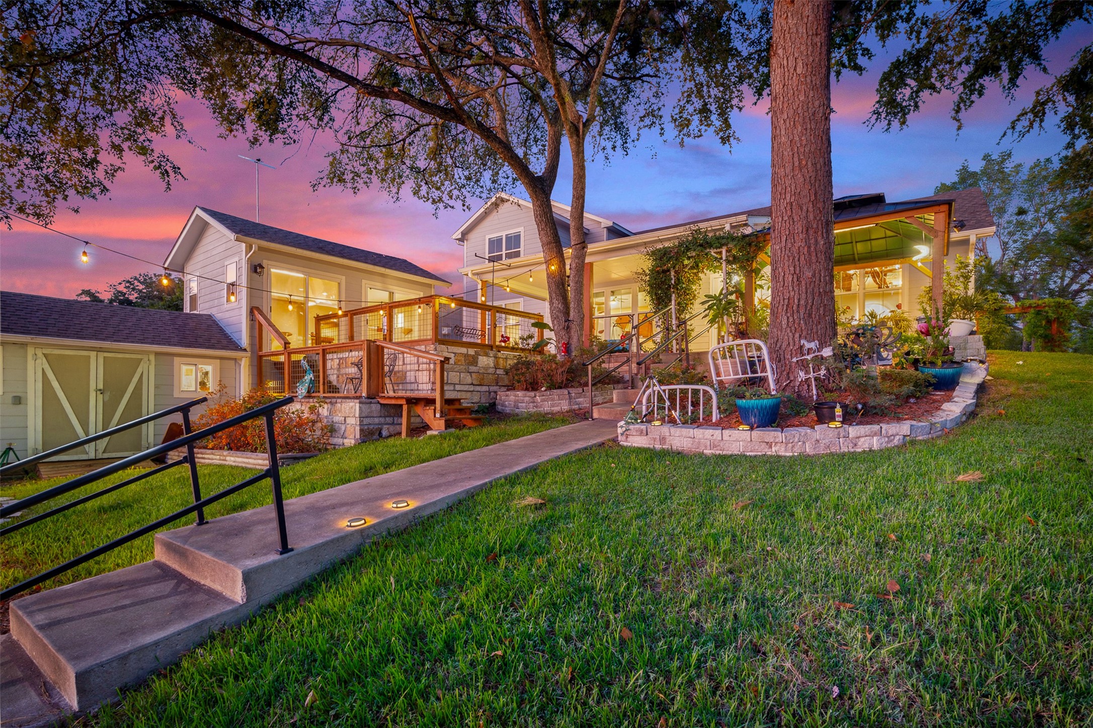 122 Redondo Drive — photo