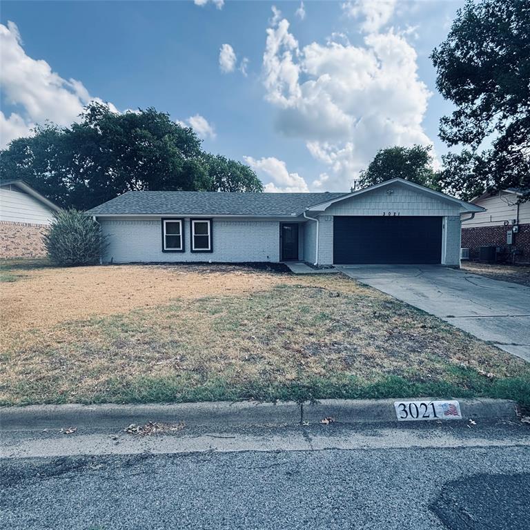 3021 Oakridge Drive — photo