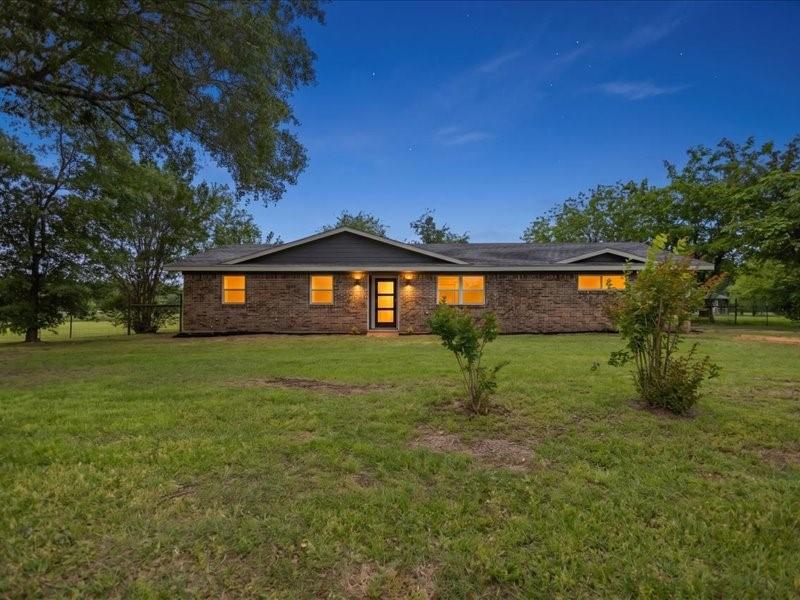 3901 FM 1395 — photo