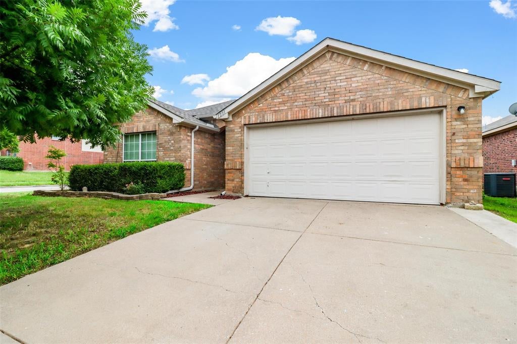 1201 Caroline Drive — photo
