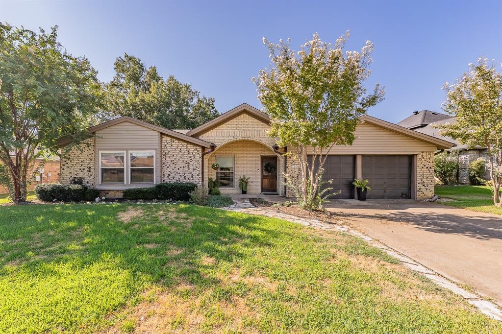 7536 Oak Park Drive — photo