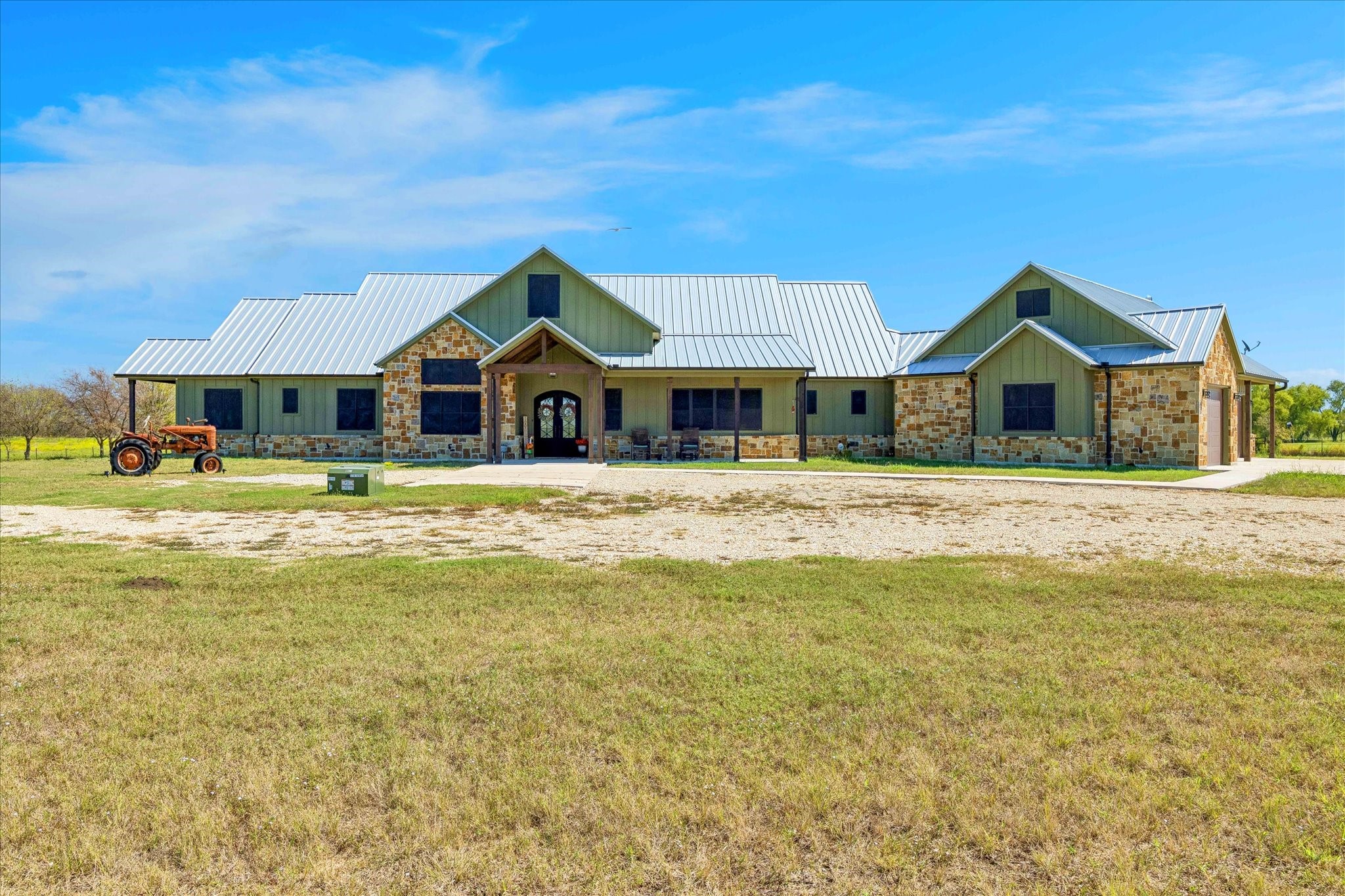 5921 Hawkeye Road — photo