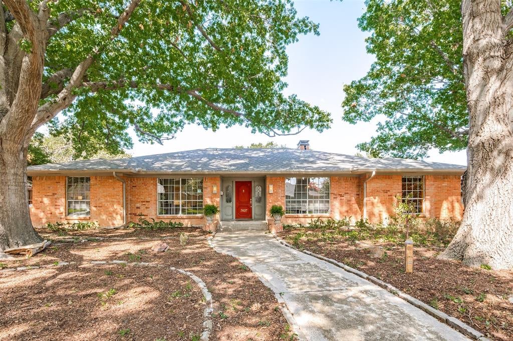 7407 Meadow Oaks Drive — photo