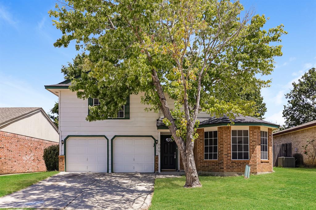 609 Hollyberry Drive — photo