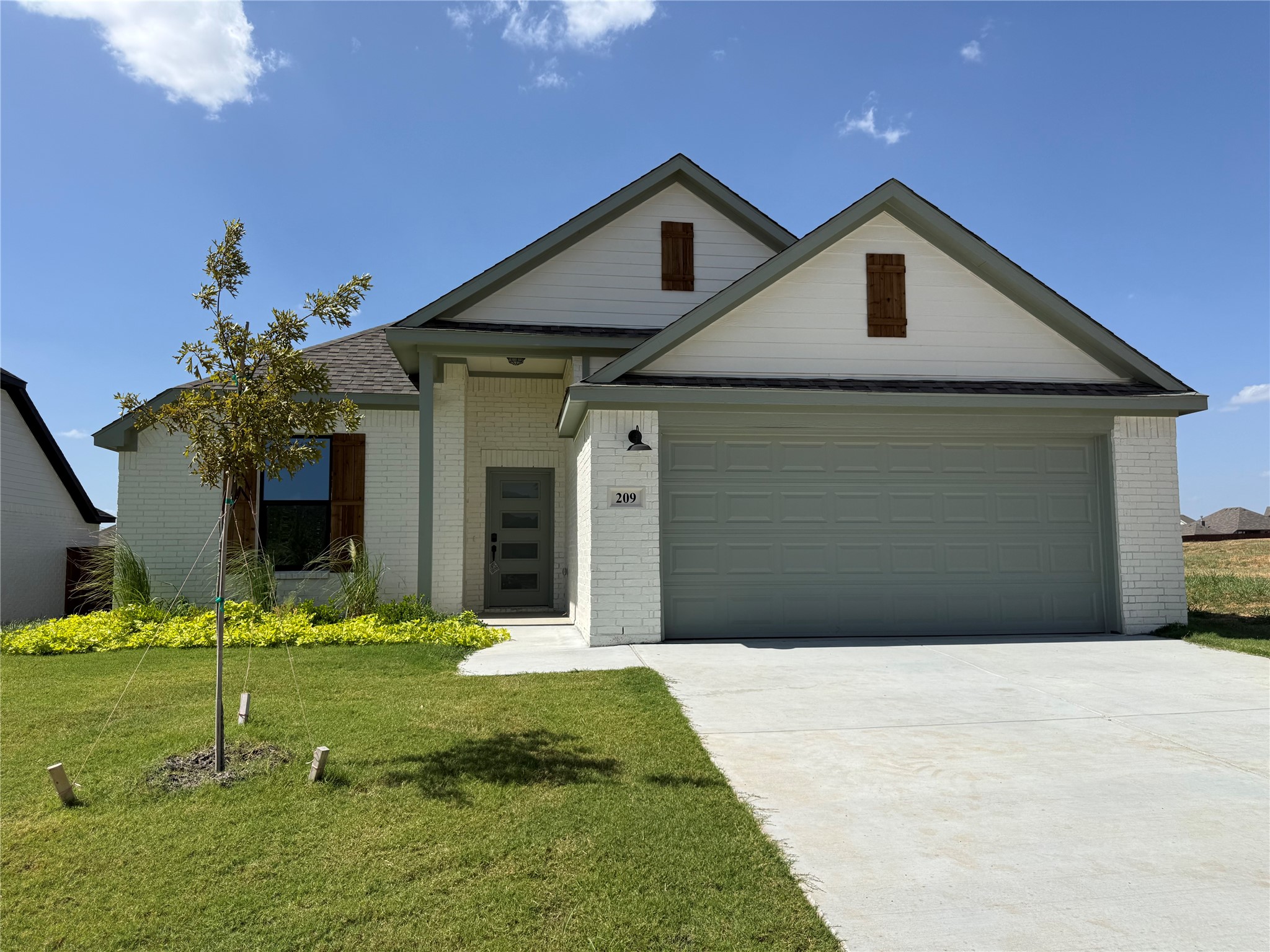 209 Reliance Road — photo