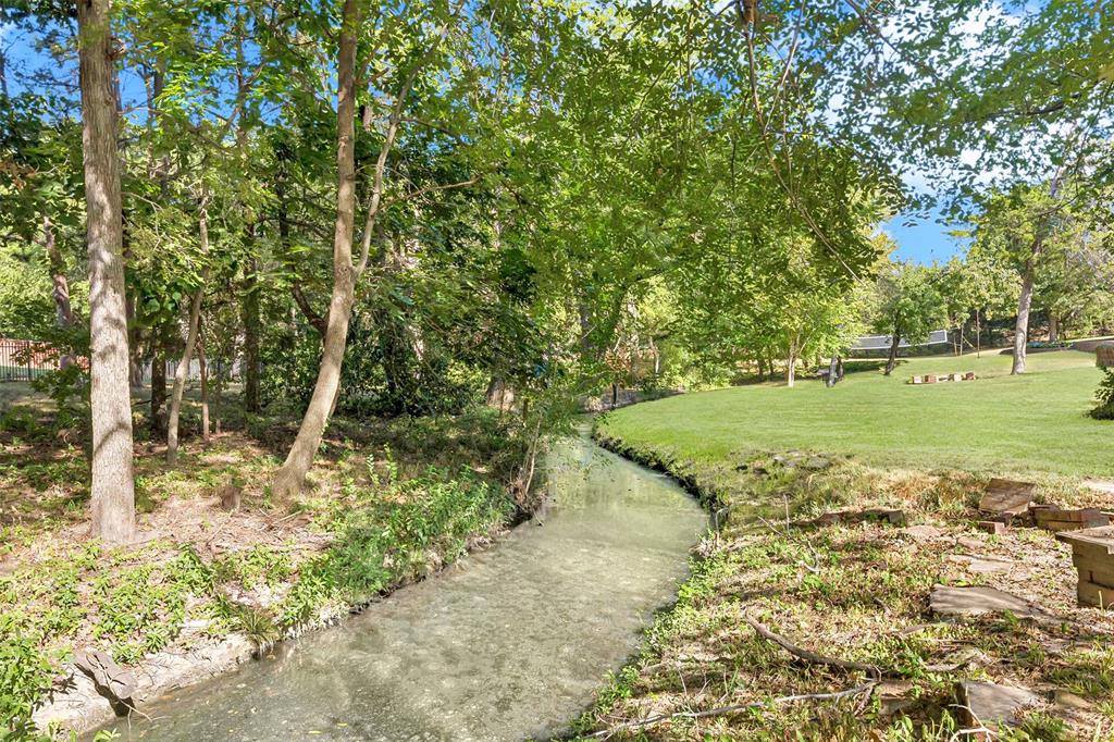902 Glen Meadow Court — photo