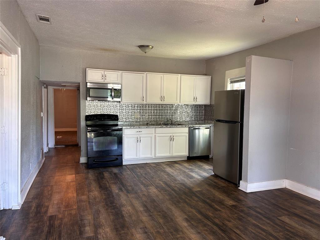 615 S Throckmorton Street — photo