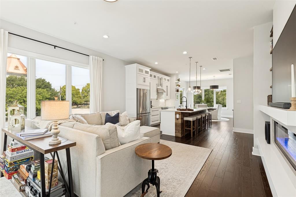 4060 Spring Valley Road 101 — photo