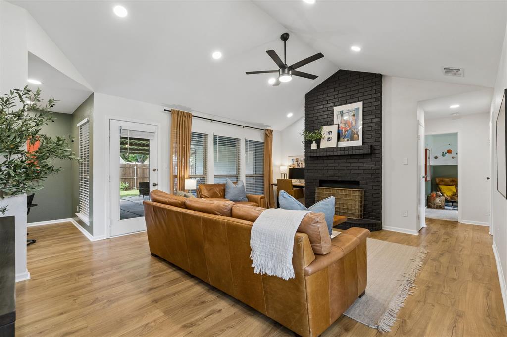 425 Kirkwood Drive — photo