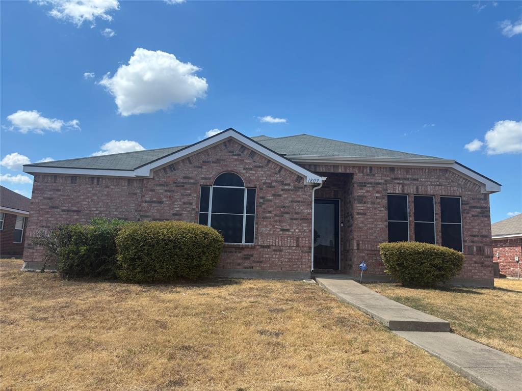 1809 Chapman Drive — photo