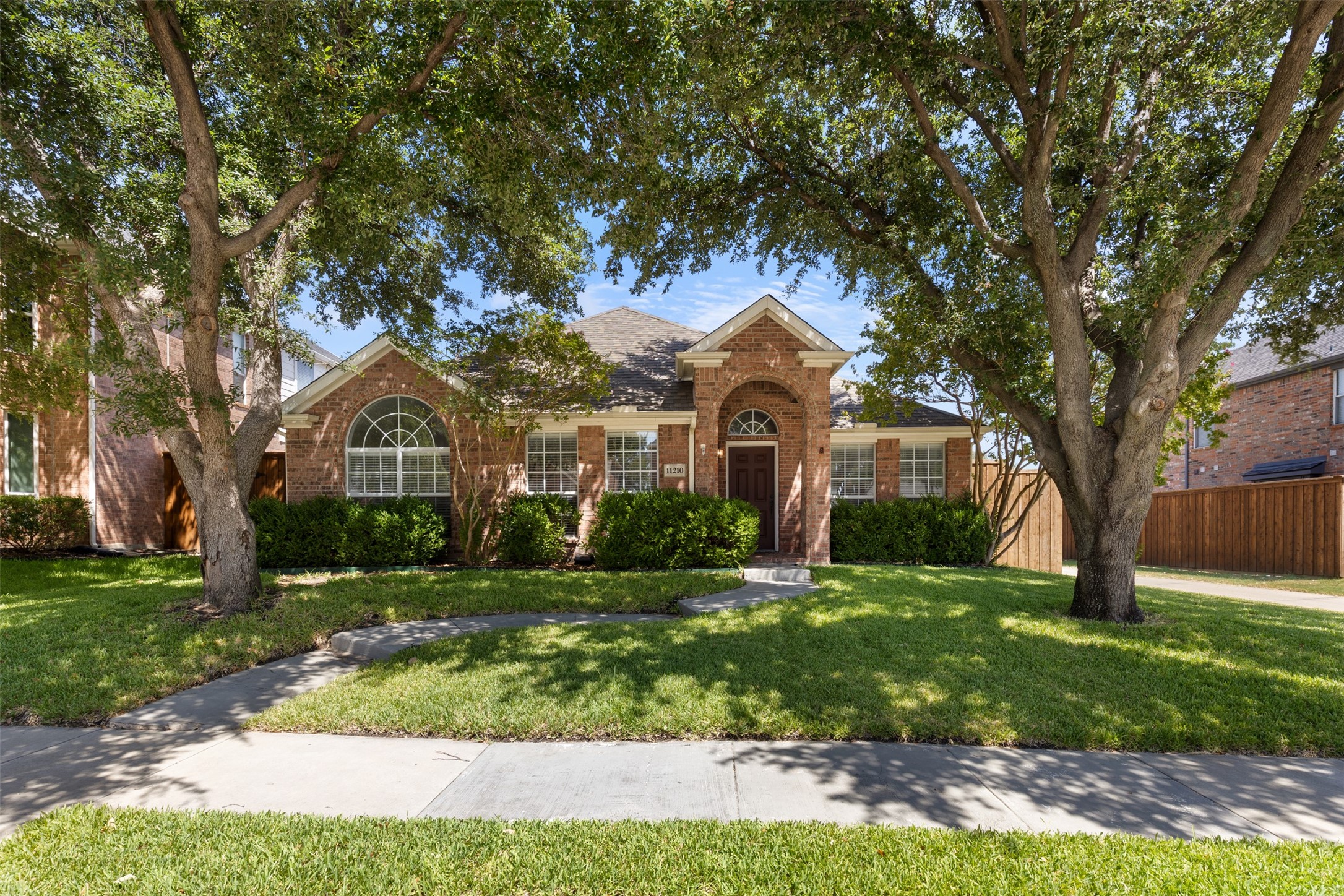 11210 Balcones Drive — photo