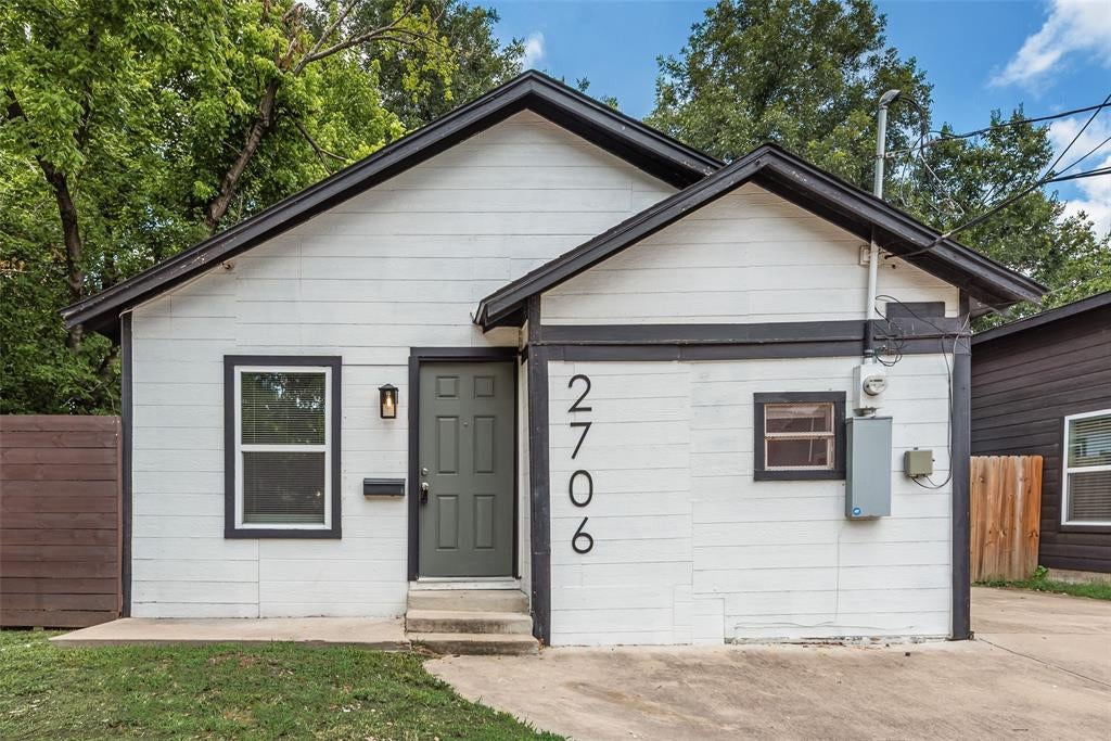 2706 Hector Street — photo