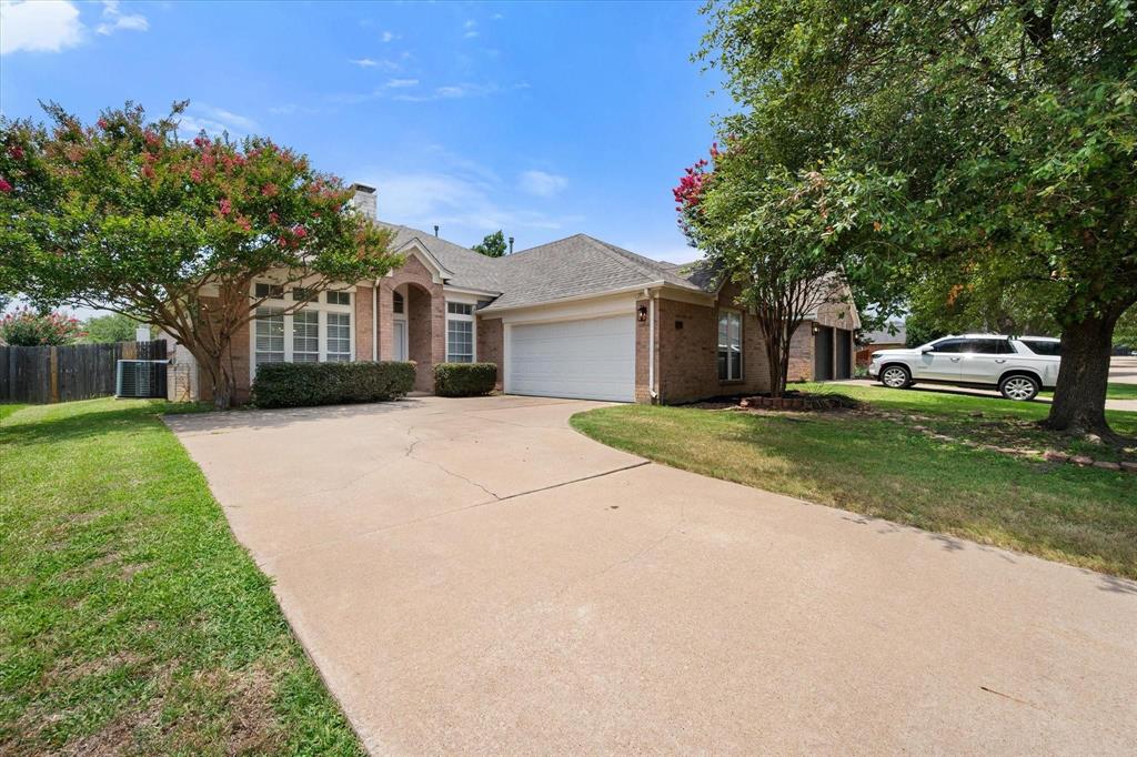 6604 High Brook Drive — photo