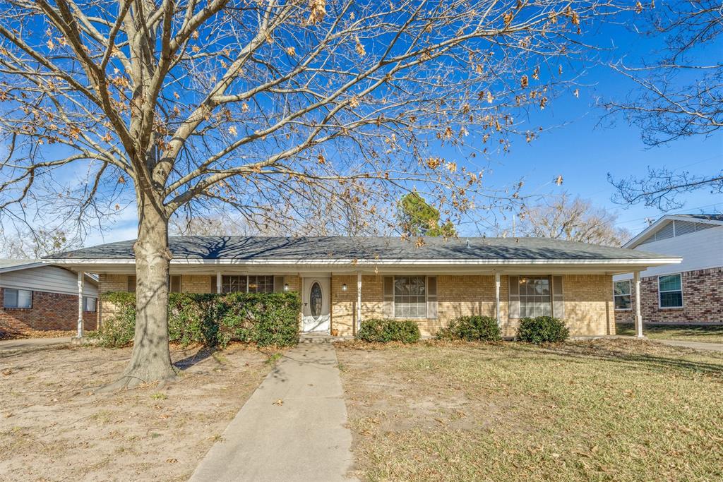 1405 Lakewood Drive — photo