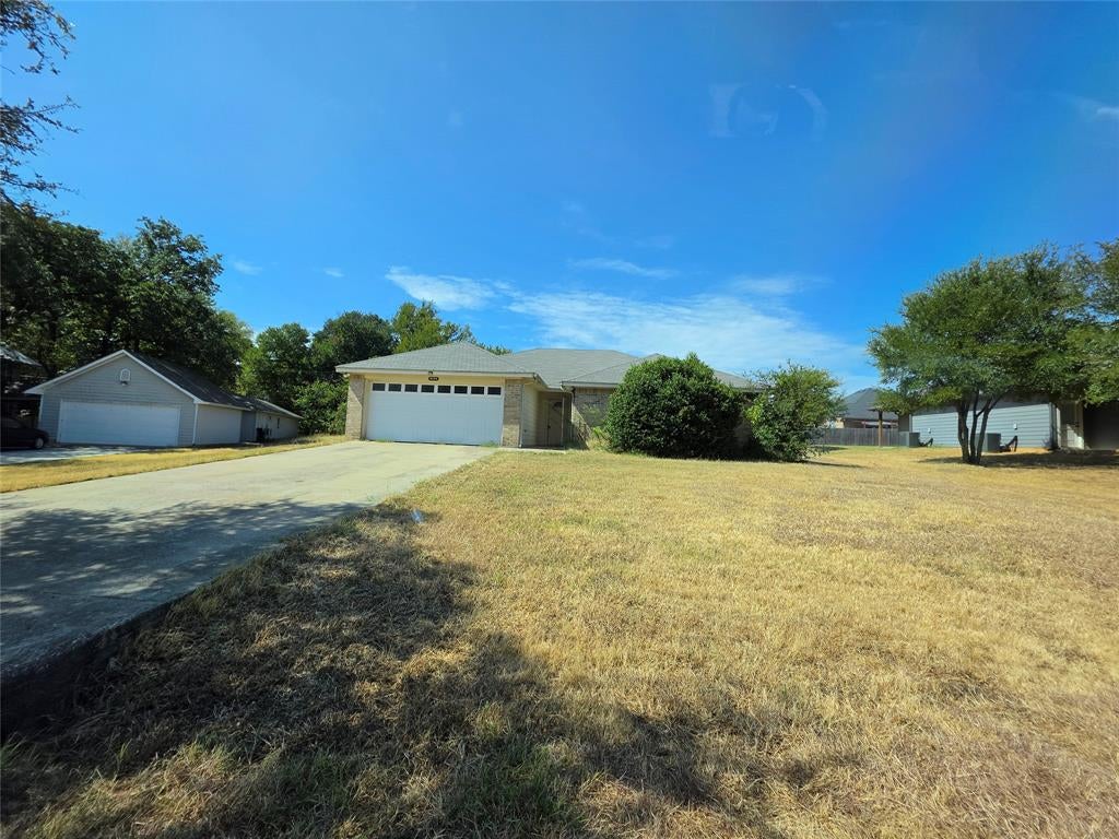 6204 Kelly Drive — photo