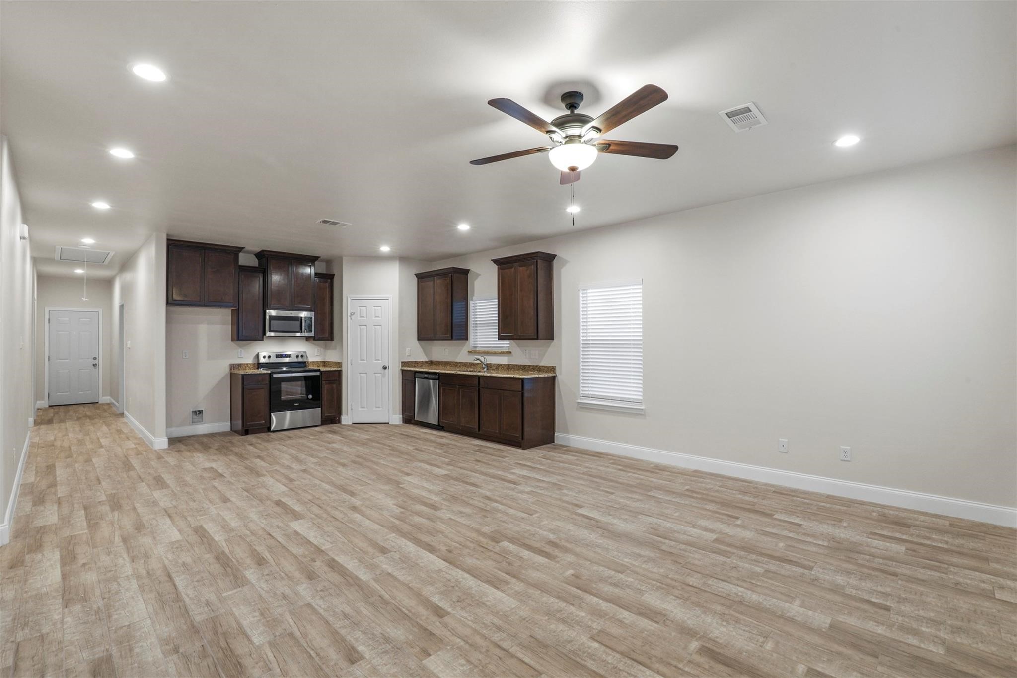 415 Williams Drive, Commerce, TX 75428 — photo 2