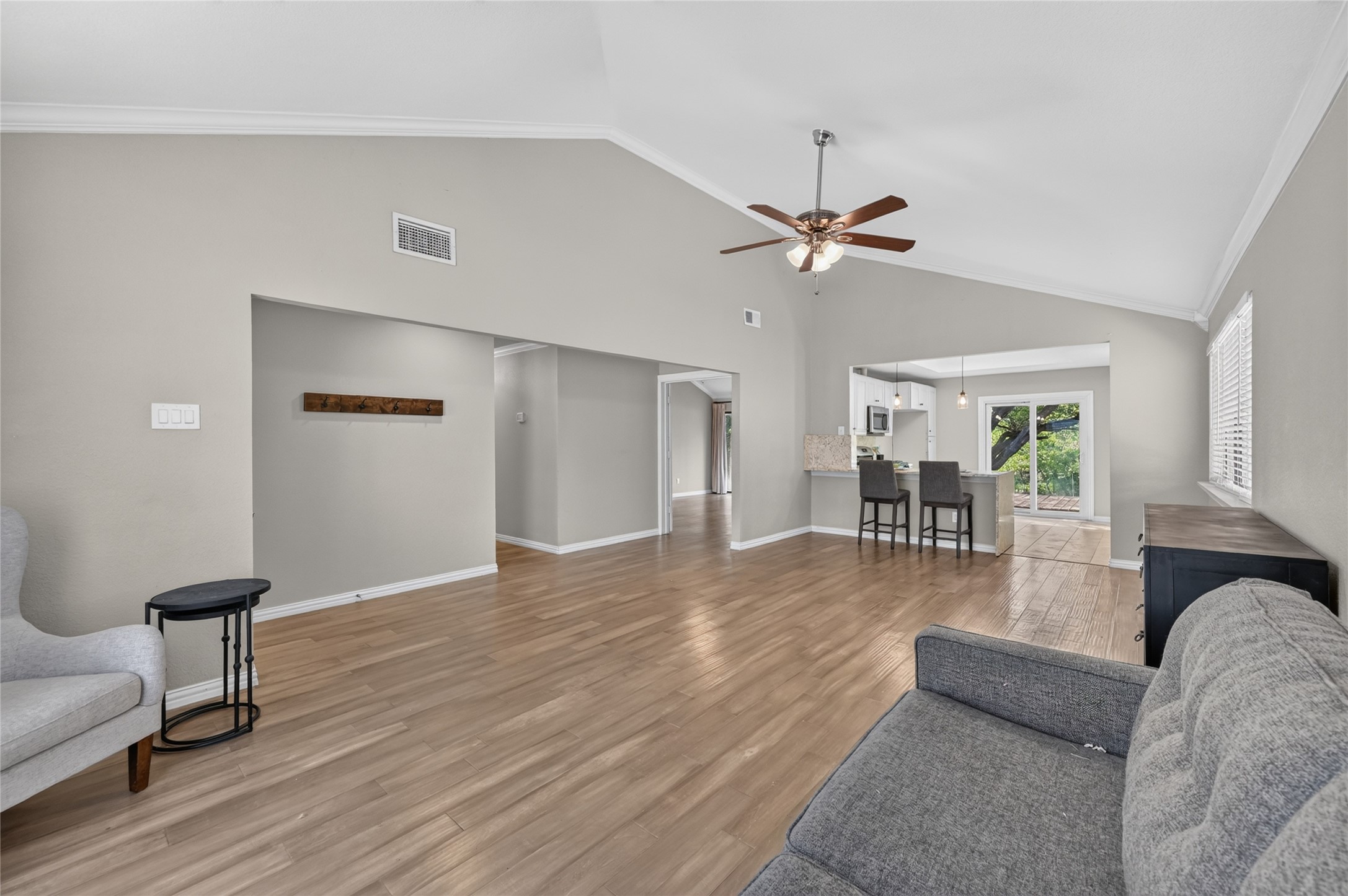 806 Creekside Drive, Euless, TX 76040 — photo 3