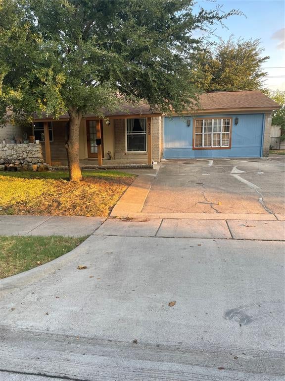 325 Sparks Drive — photo