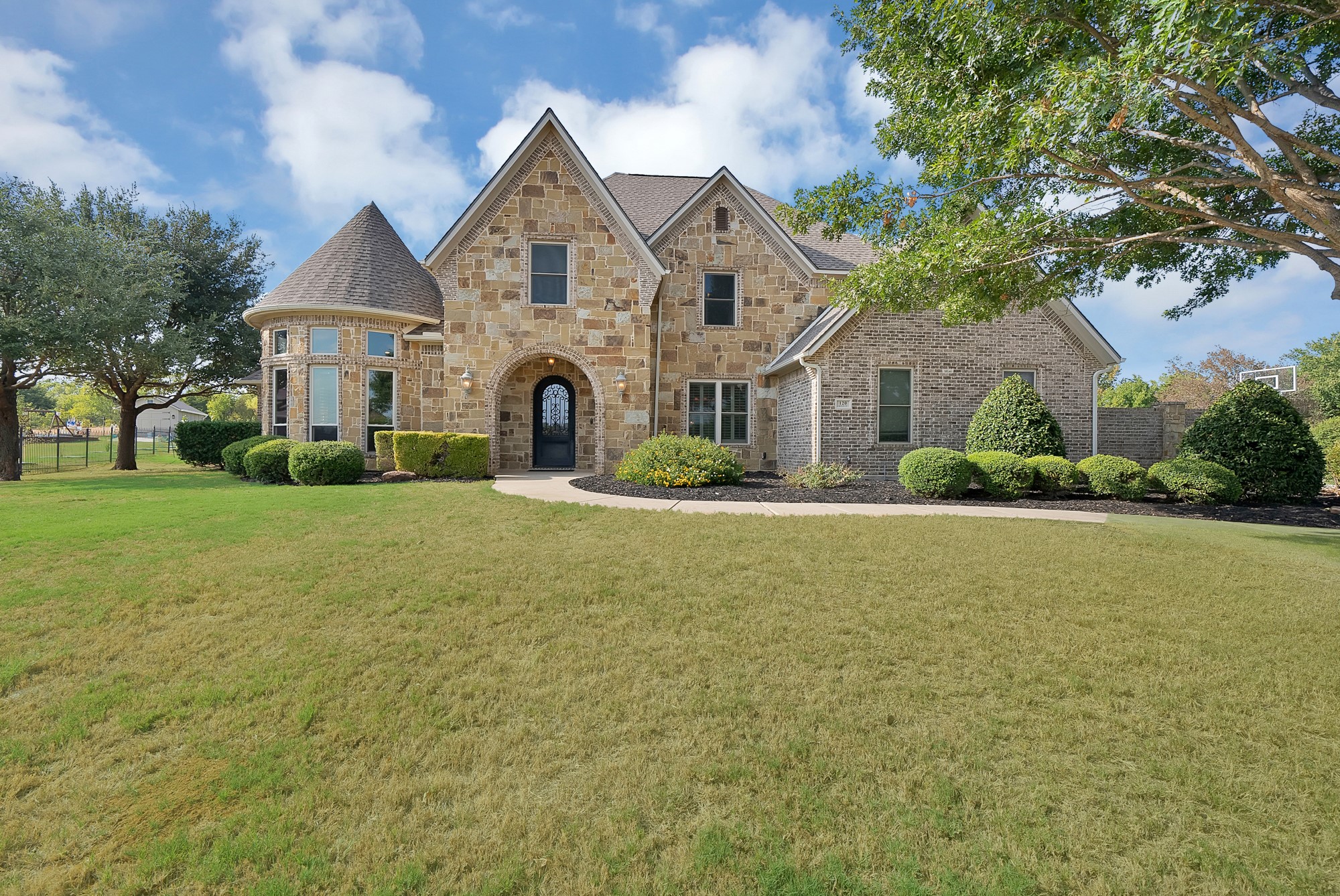 120 Kyle Court — photo