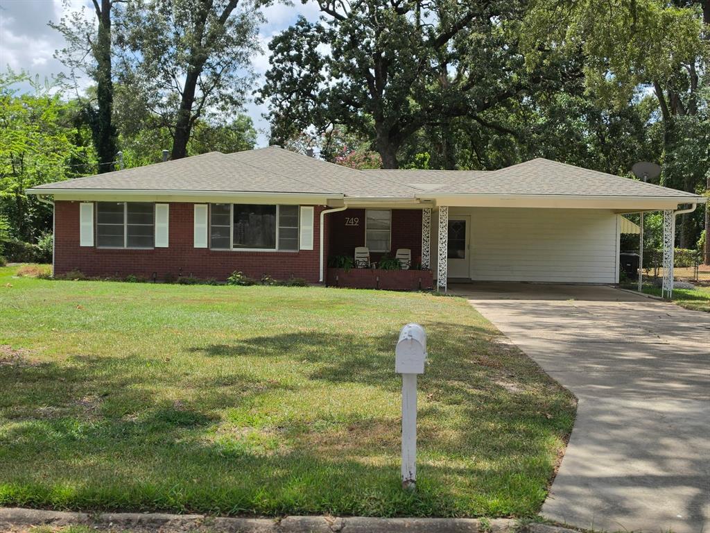 749 Dodd Drive — photo