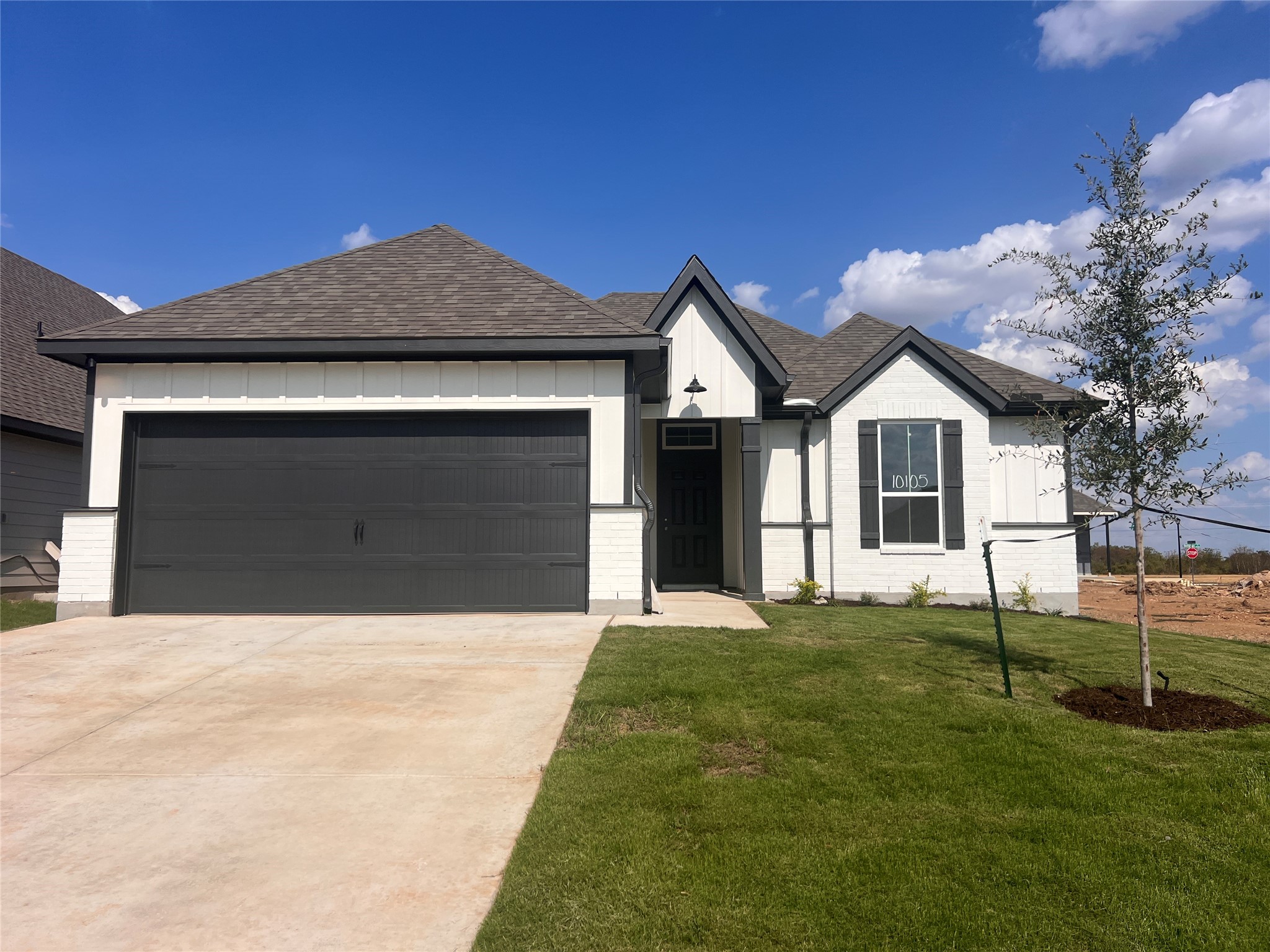 10105 Grace Drive — photo