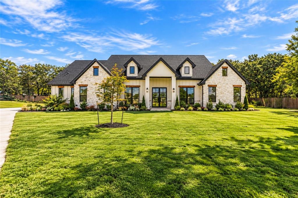 5832 Grey Wolf Court — photo