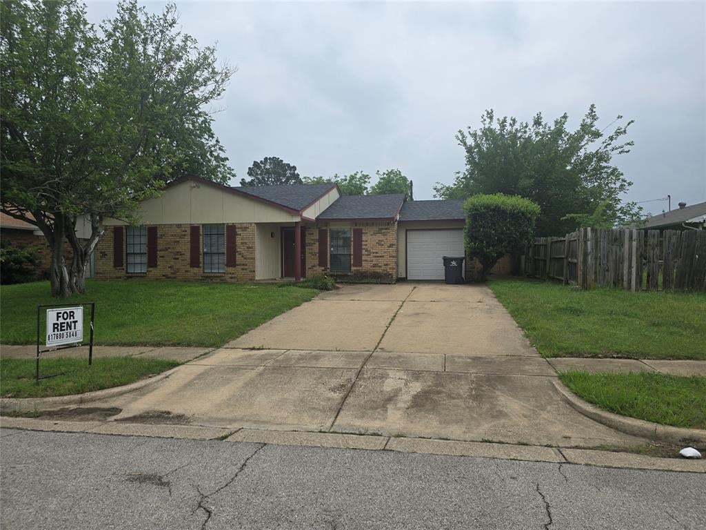 820 Lawndale Drive — photo