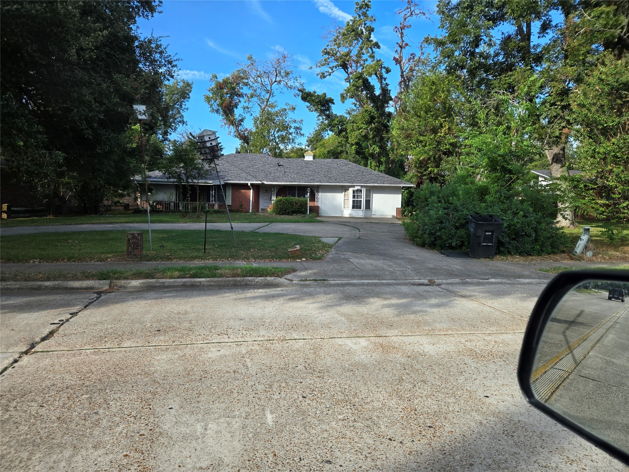 1208 E Kings Highway — photo