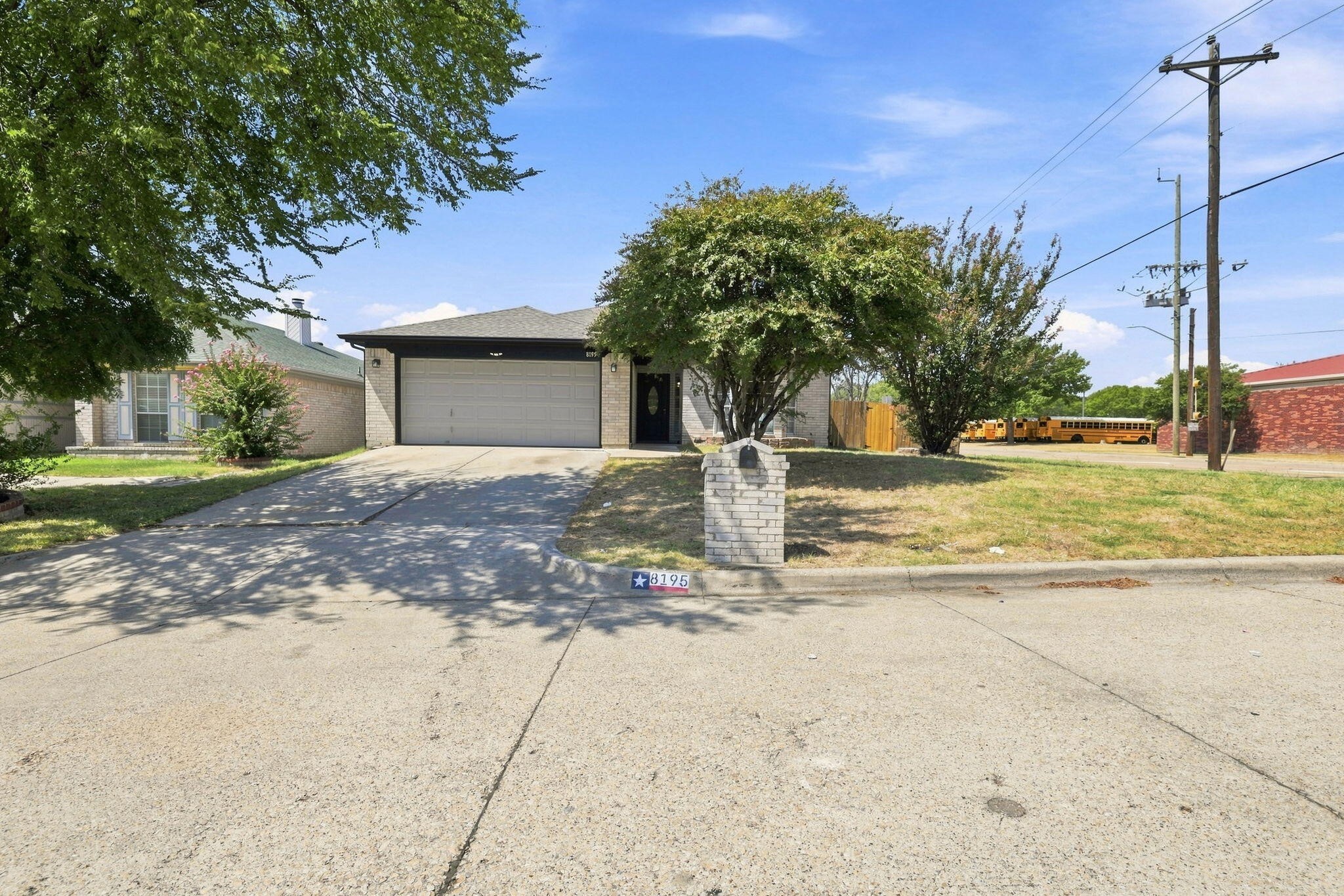 8195 Waterside Trail — photo