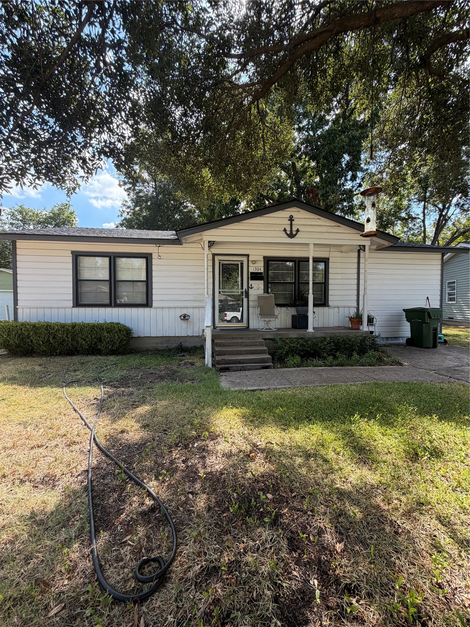 1324 Dale Drive — photo