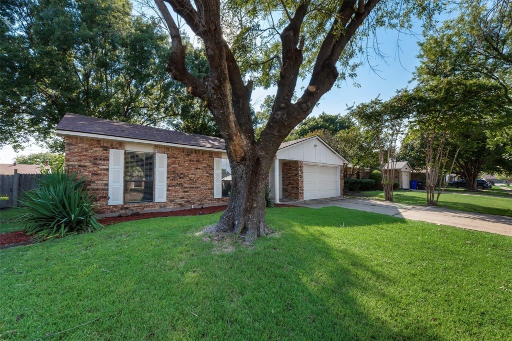 515 Forestwood Drive — photo