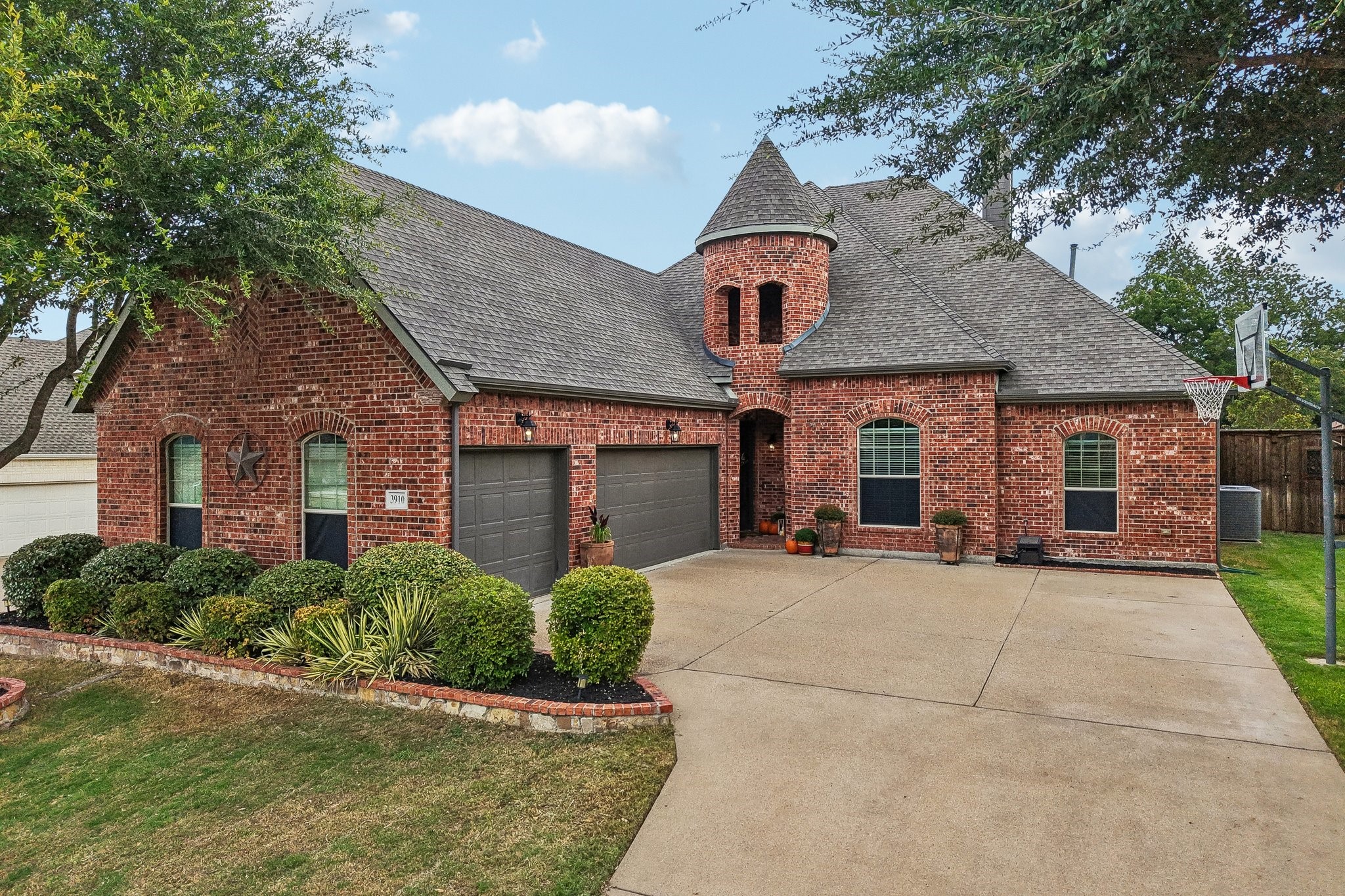 3910 Durham Drive — photo