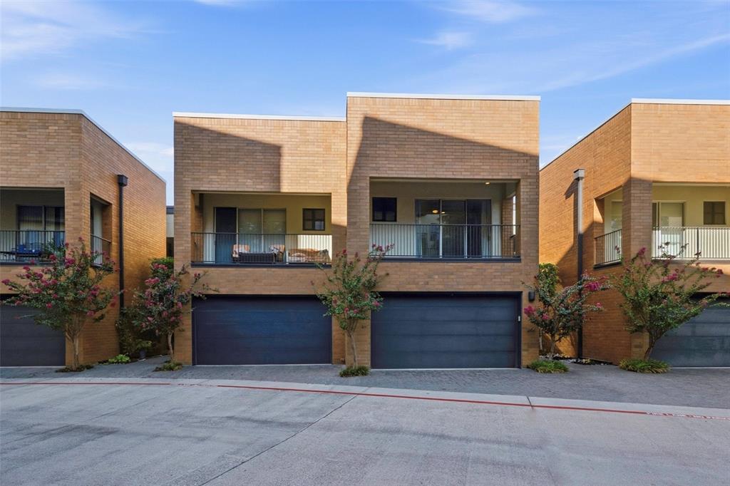 2604 Museum Way 2106 — photo